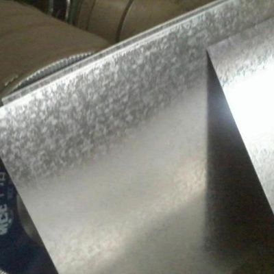 طول 2000-6000mm ورق آهن گالوانیزه پوست عبور سطح پایان